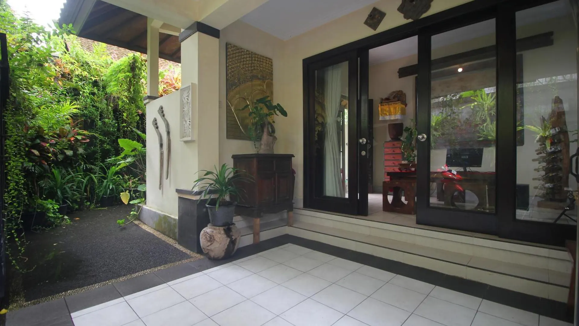 Sari Gong Guest House, A Trishula Collection Ubud 0*,